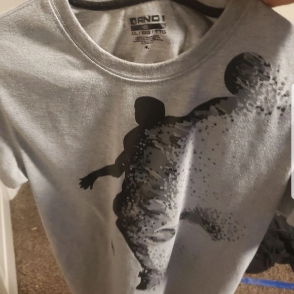 And1 shirt - Picture 2 of 3